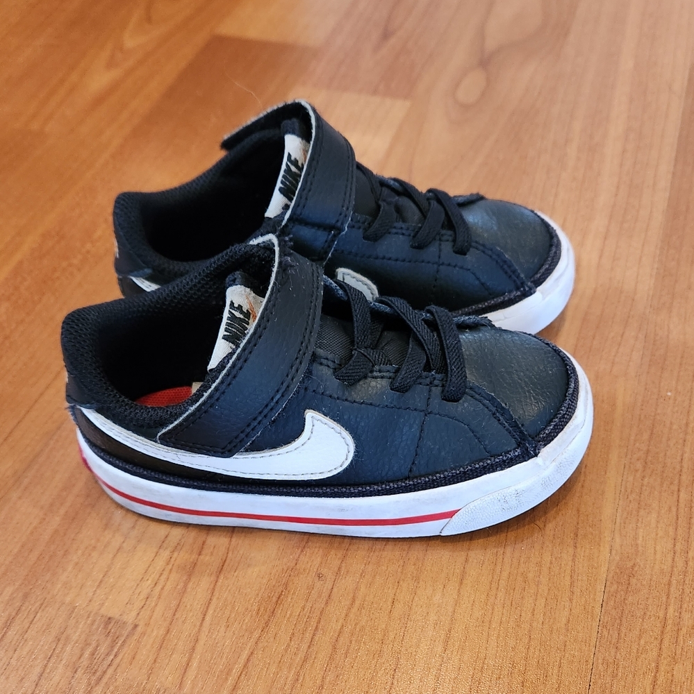 Nike Toddler Sneakers (Size 7C)